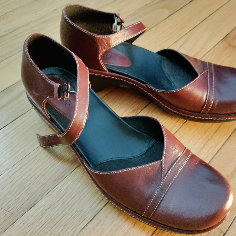 ECCO Ankle Strap Mary Jane Cap Toe Heels Clogs Women's 40 (US 9.5)